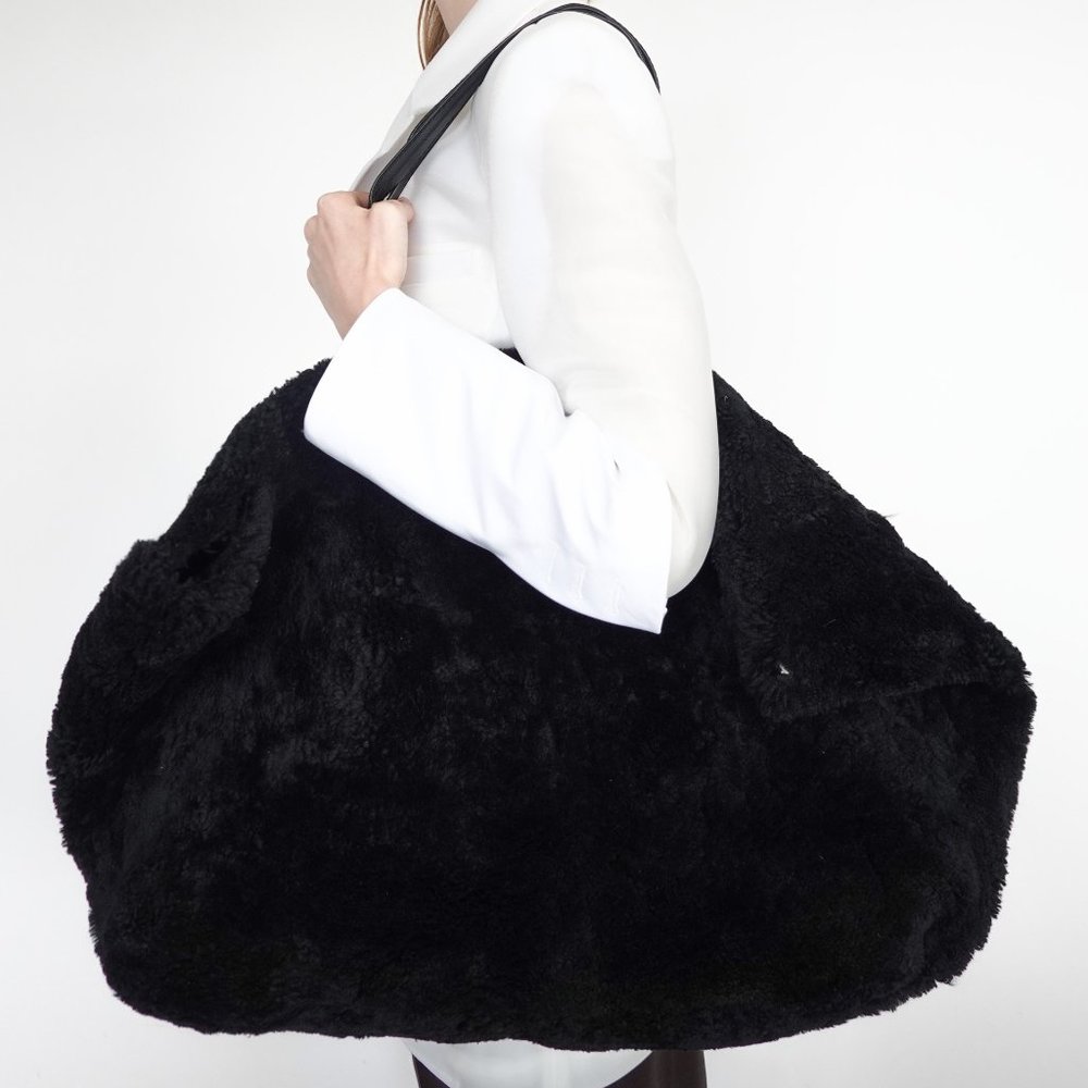 ** RARE SOLD OUT ** 2019 Peter Do Black Soft Shearling Oversized Tote Bag